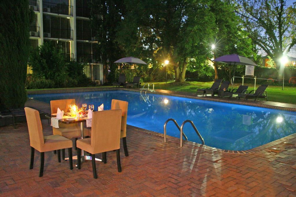 Oudtshoorn Inn Hotel Ngoại thất bức ảnh