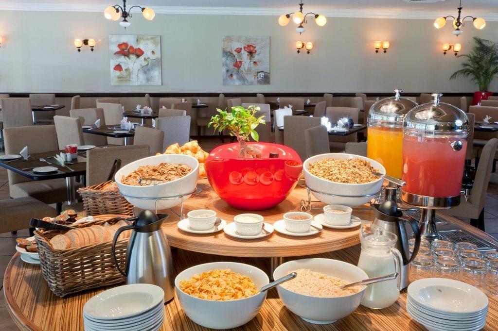 Oudtshoorn Inn Hotel Ngoại thất bức ảnh